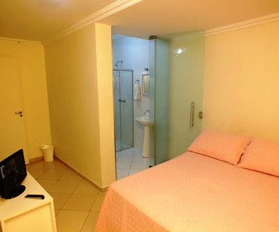 suite standard interna para casal no videiras palace hotel em cachoeira paulista .